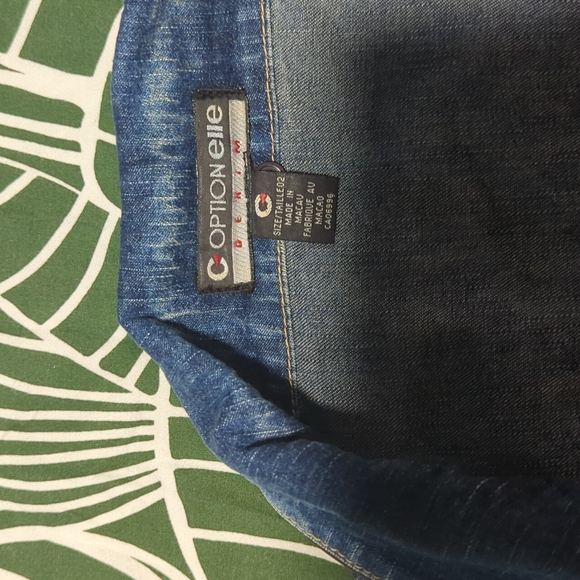 Woman's Jean jacket - Picture 3 of 4